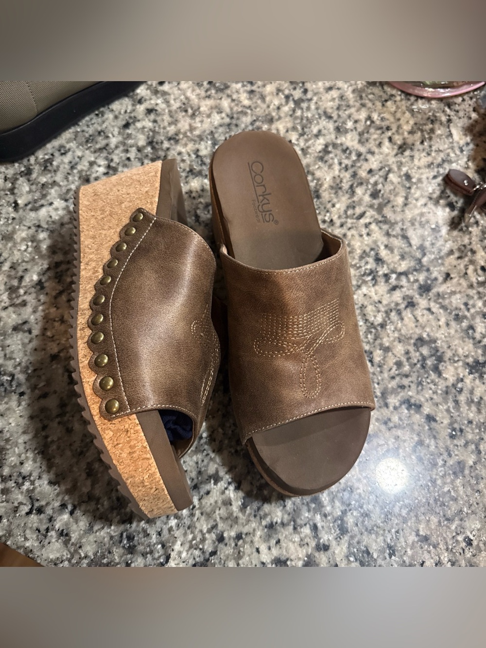 Corkys Women's 9 Tan Slide Sandal
